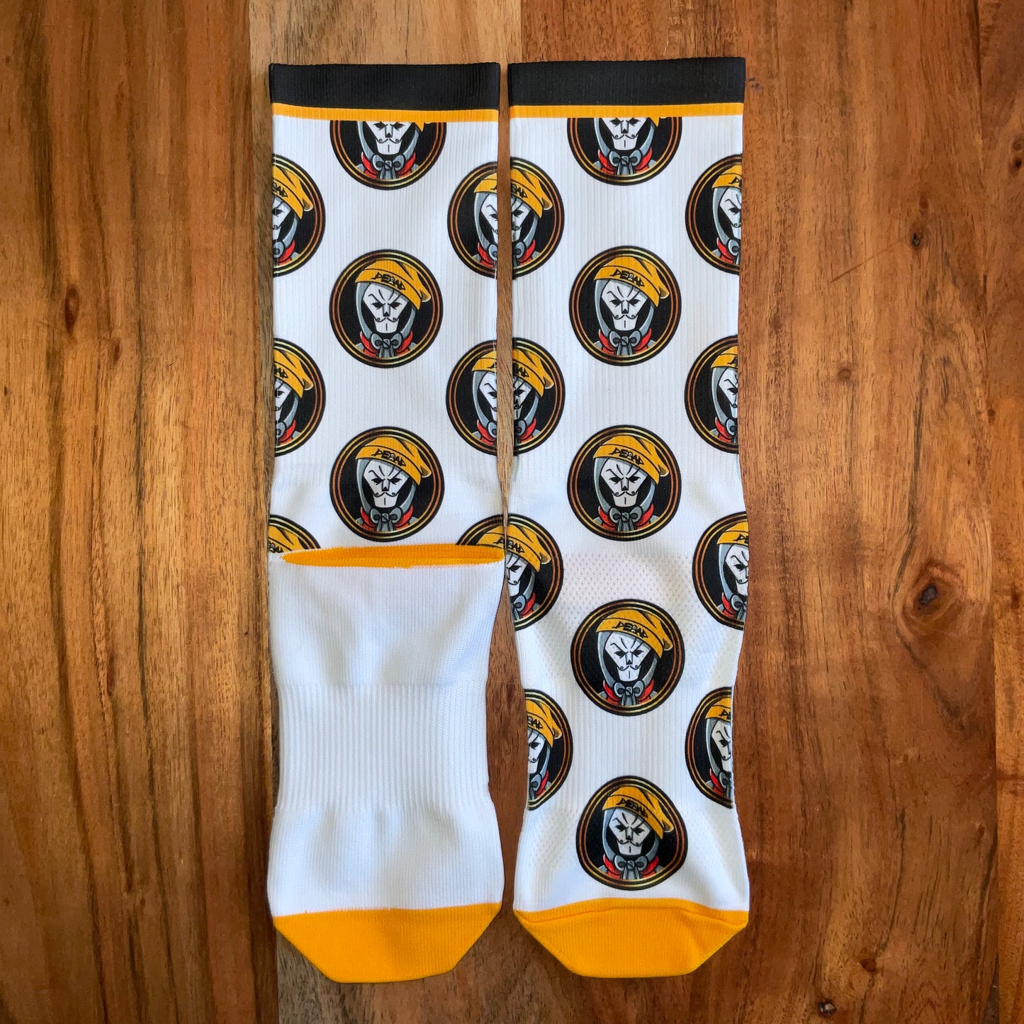 El Pintura Emblem Socks